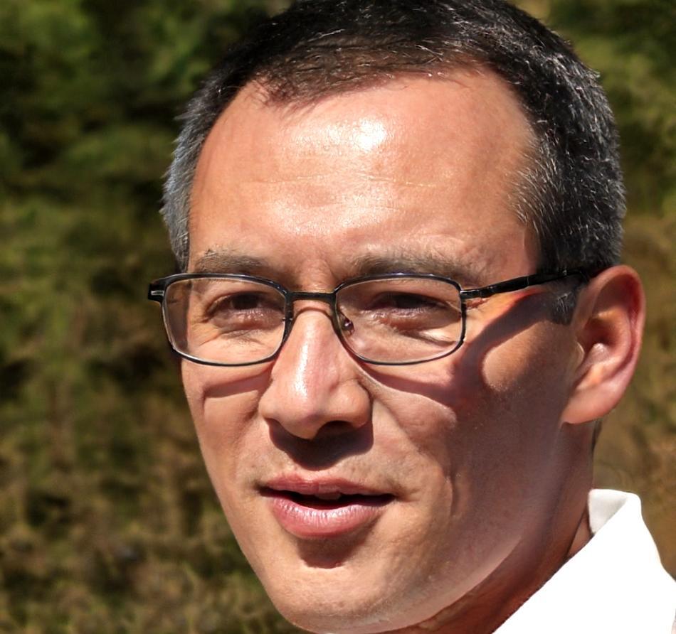 Carlos Ruiz, Consultor de Inversiones